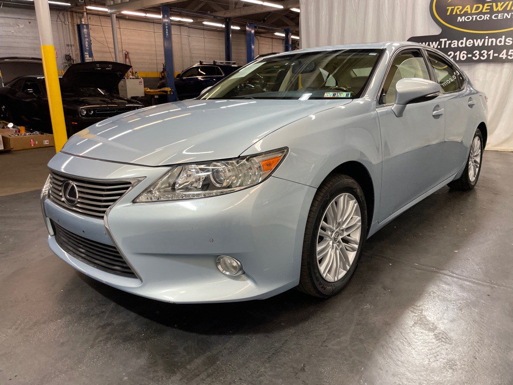 2013 Lexus ES Image 12