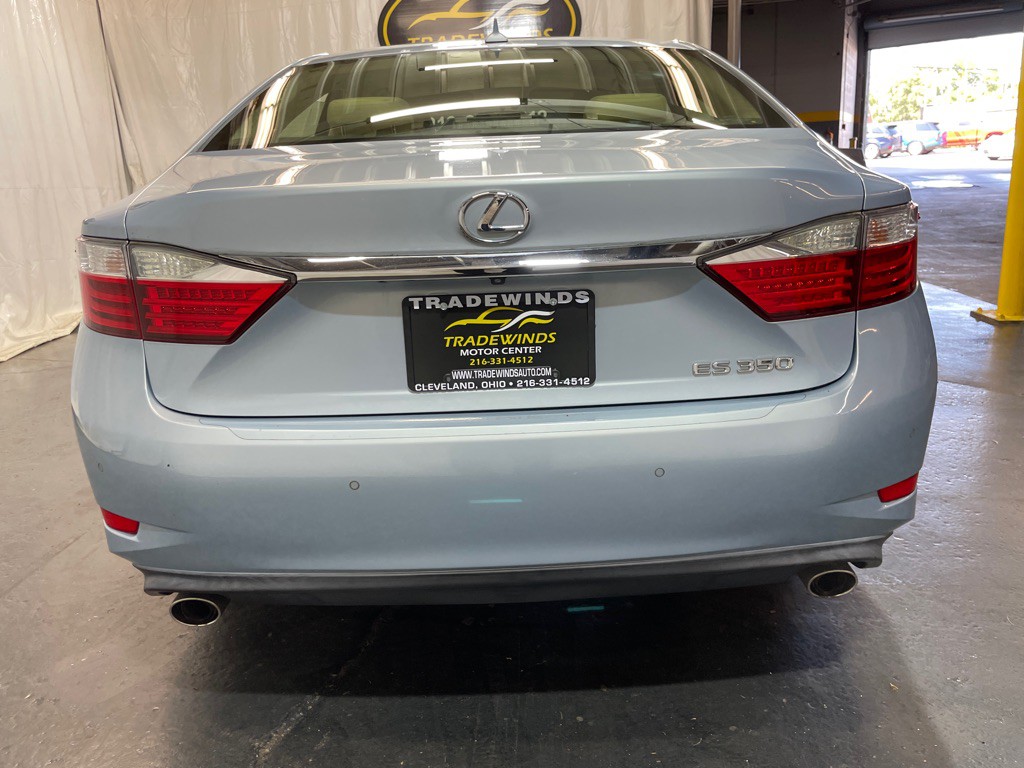 2013 Lexus ES Image 14