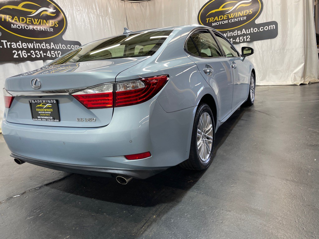 2013 Lexus ES Image 15