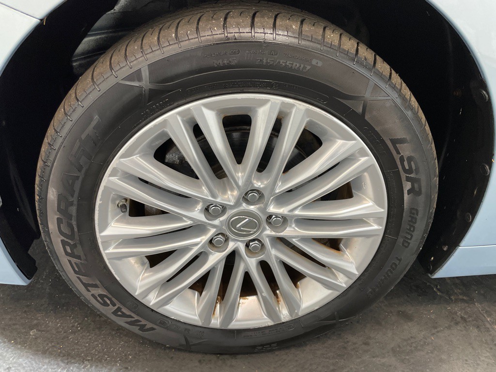 2013 Lexus ES Image 17