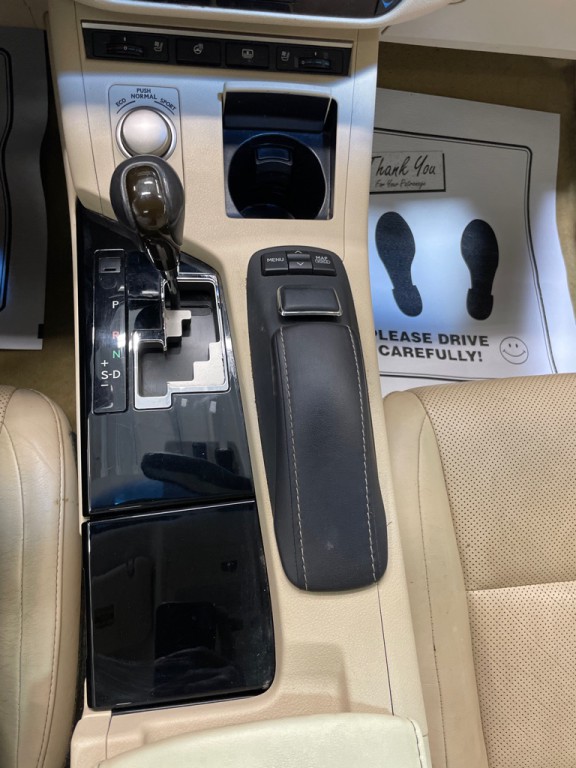 2013 Lexus ES Image 25