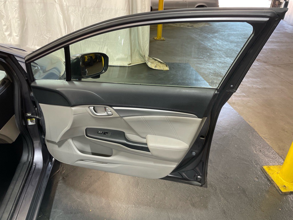 2015 Honda Civic Image 32