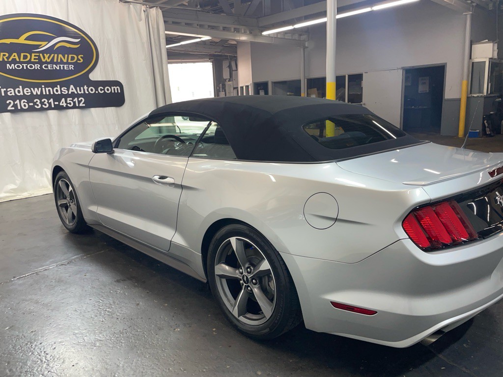 2017 Ford Mustang Image 4