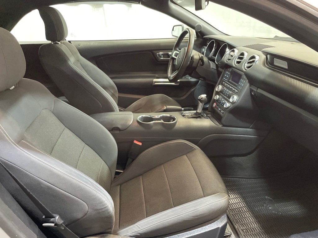 2017 Ford Mustang Image 29