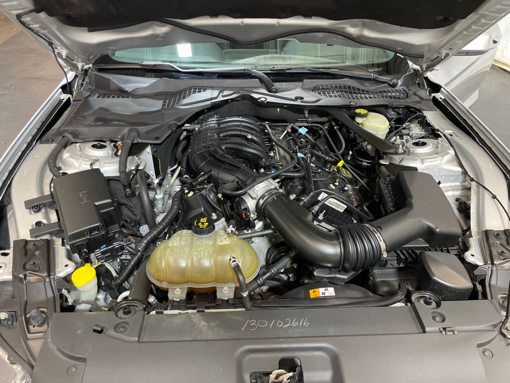 2017 Ford Mustang Image 32