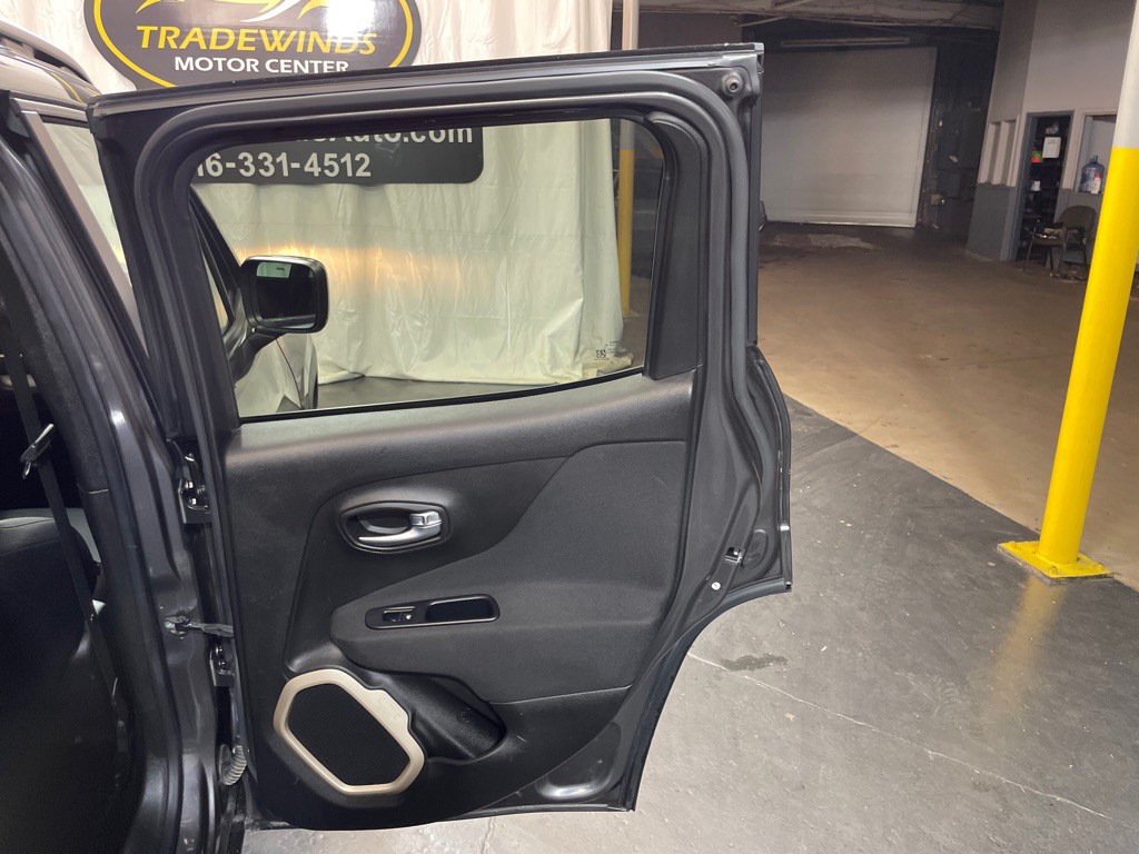 2017 Jeep Renegade Image 25