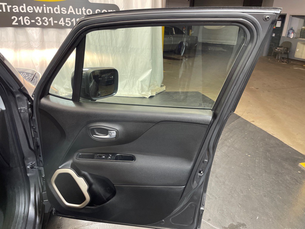 2017 Jeep Renegade Image 28