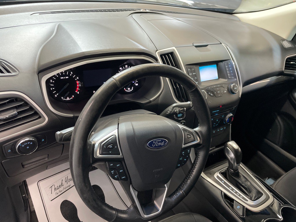 2016 Ford Edge Image 21