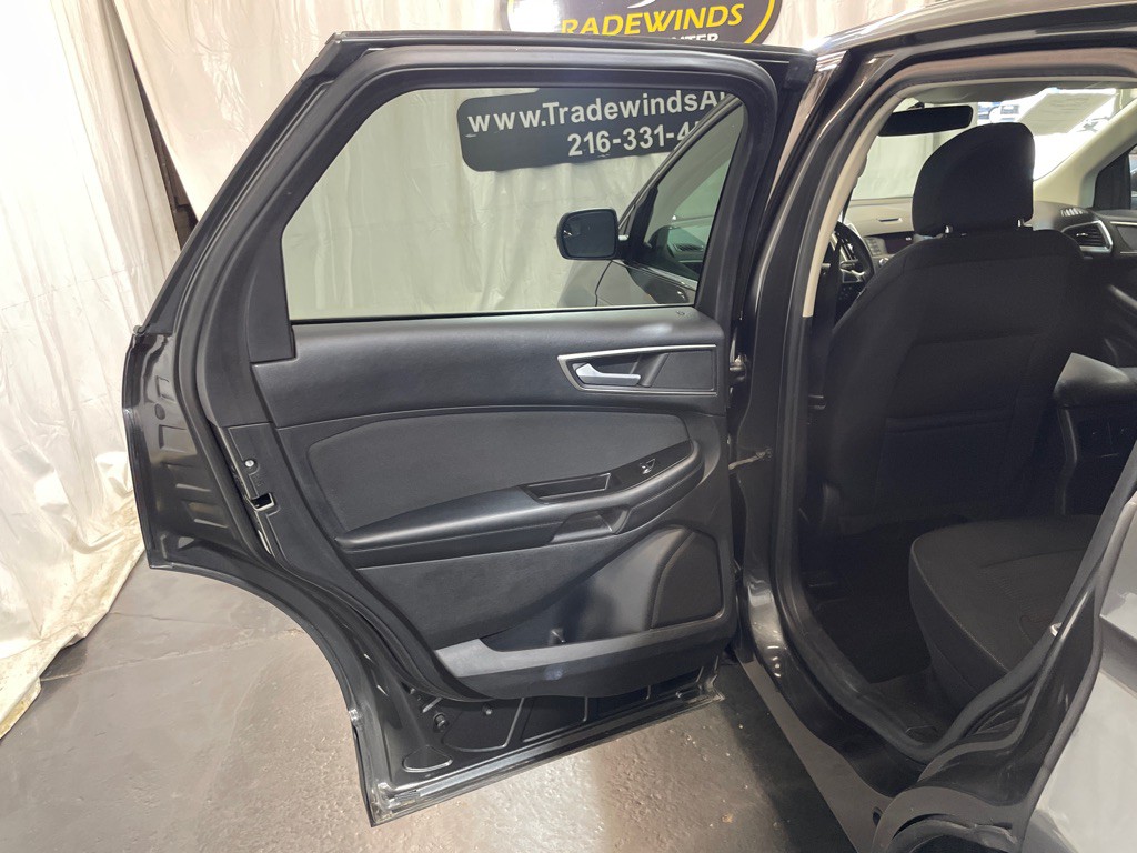2016 Ford Edge Image 28