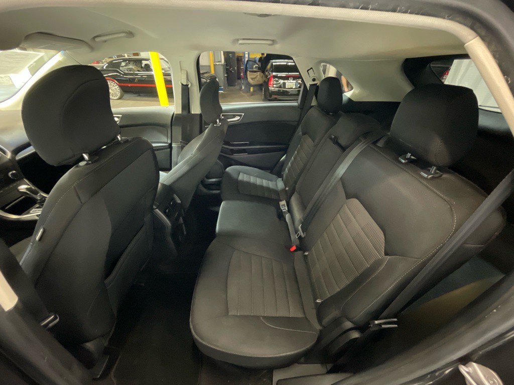 2016 Ford Edge Image 29
