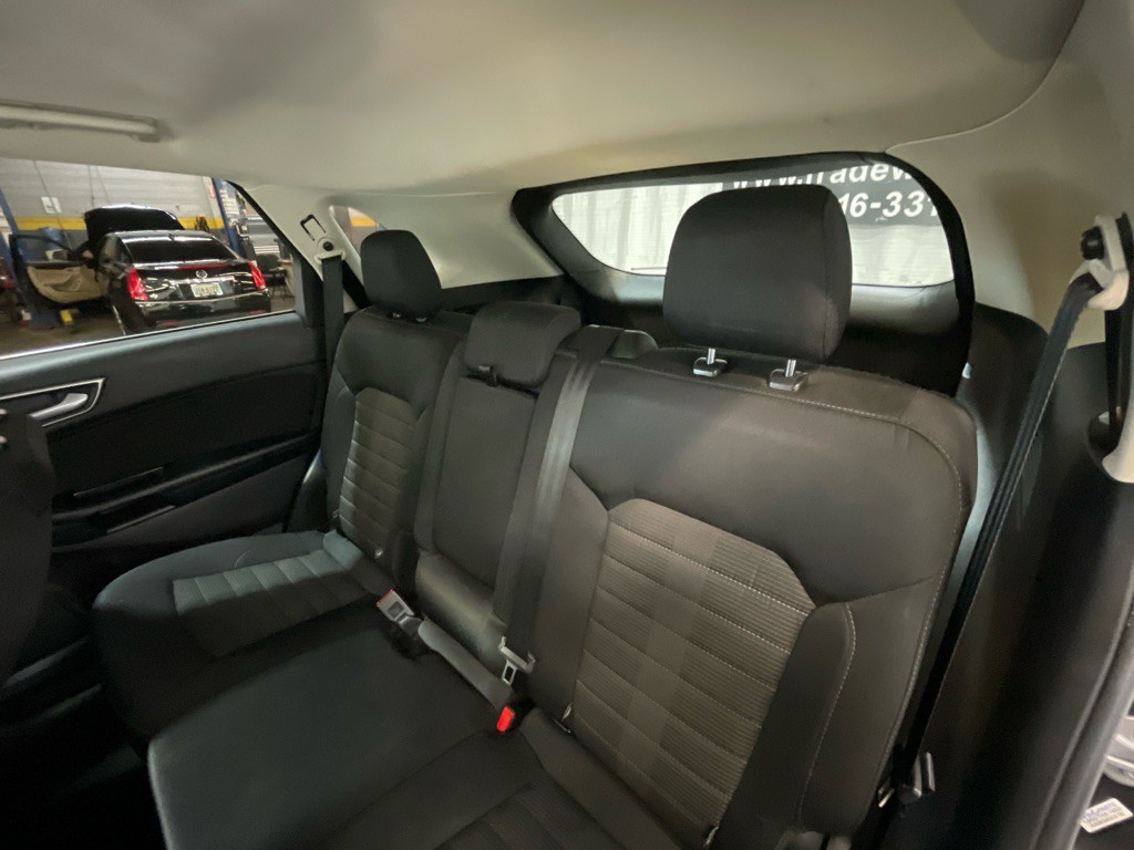 2016 Ford Edge Image 30