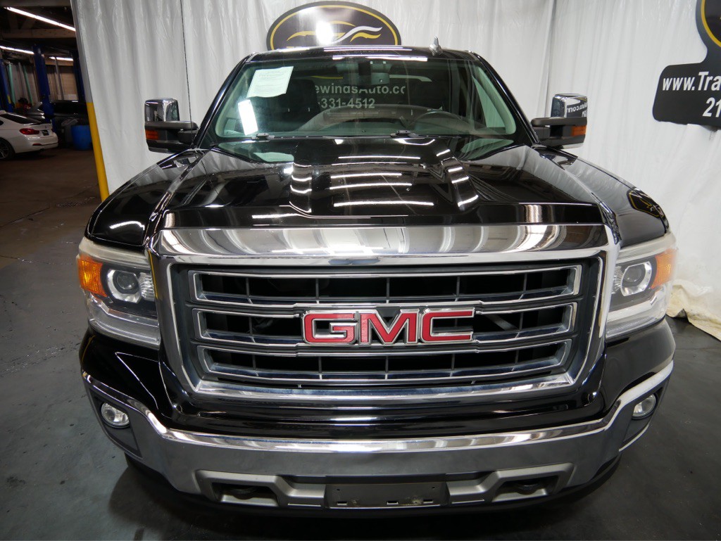 2015 GMC Sierra Image 2