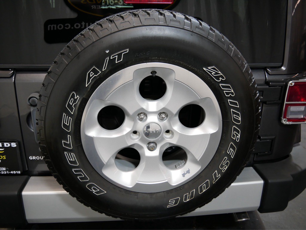 2014 Jeep Wrangler Image 13