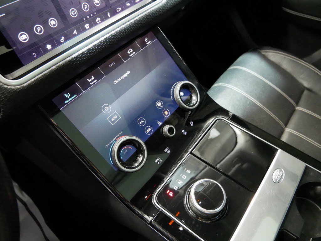 2018 Land Rover Range Rover Image 18