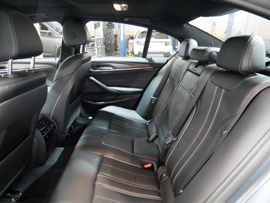 2019 BMW 5 Series Image 24