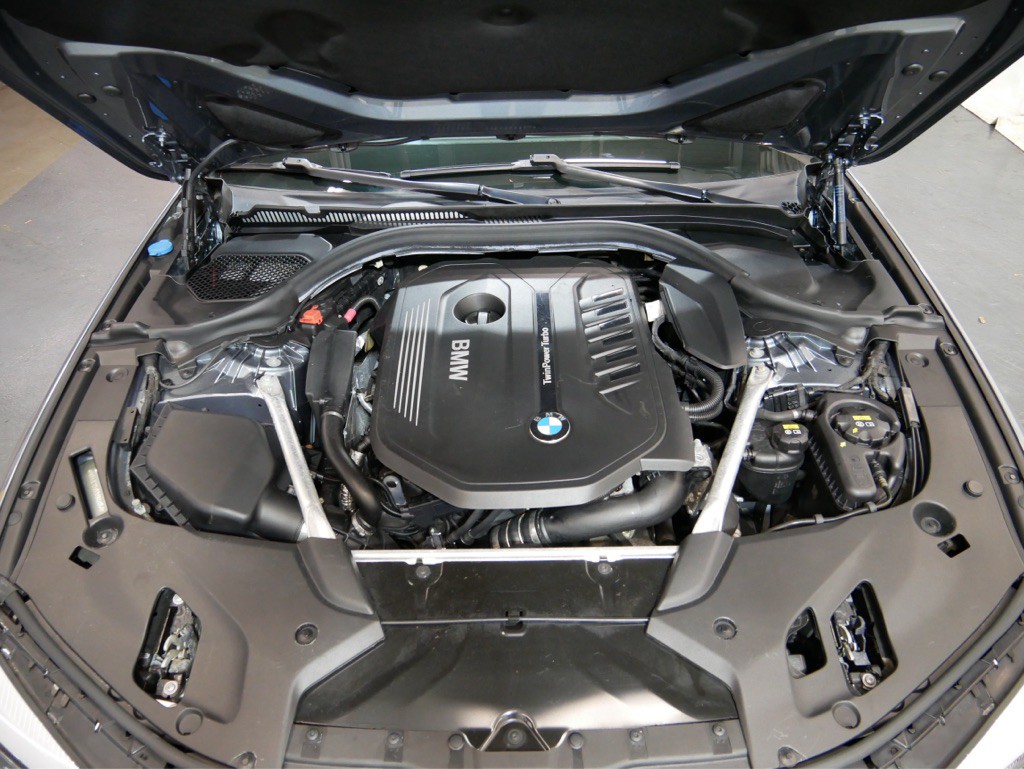 2019 BMW 5 Series Image 32