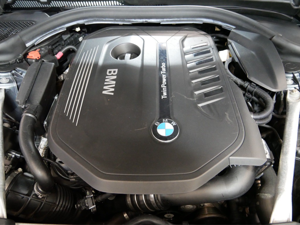 2019 BMW 5 Series Image 35