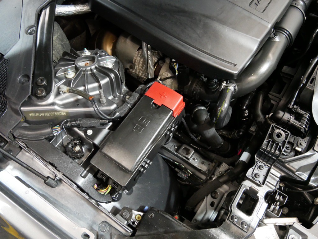 2018 Jaguar XE Image 31