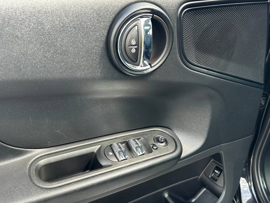 2020 MINI Countryman Image 17