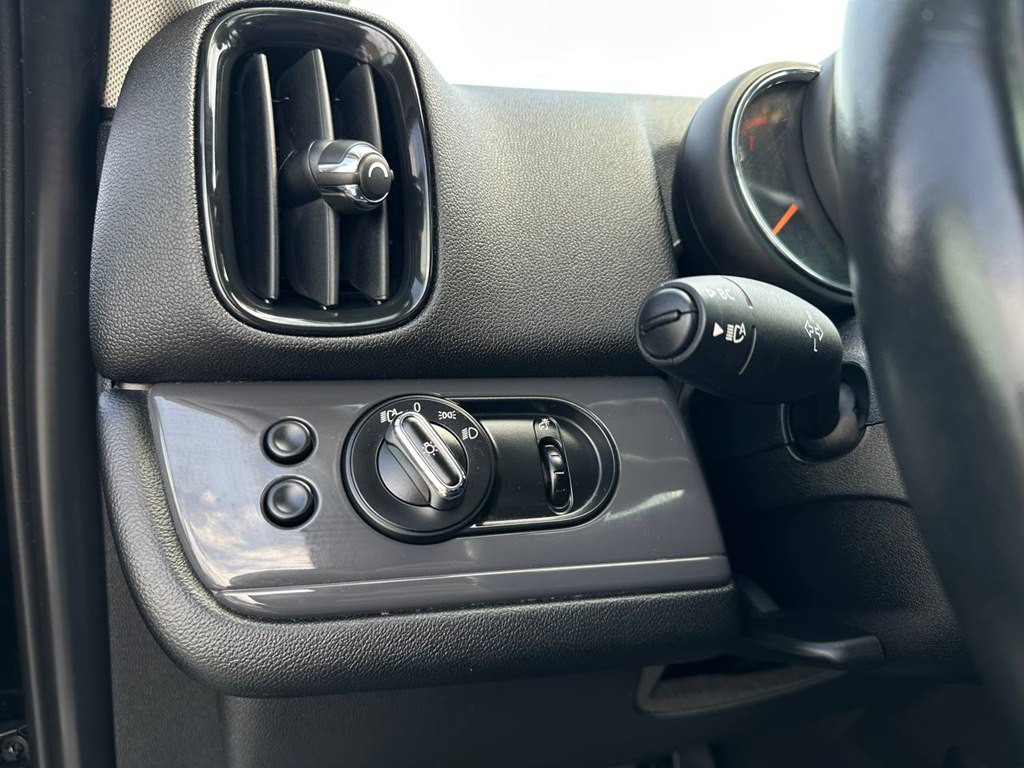 2020 MINI Countryman Image 34