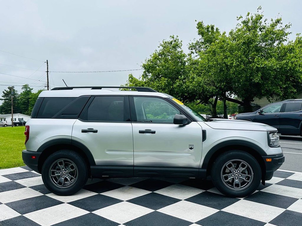 2022 Ford Bronco Image 9
