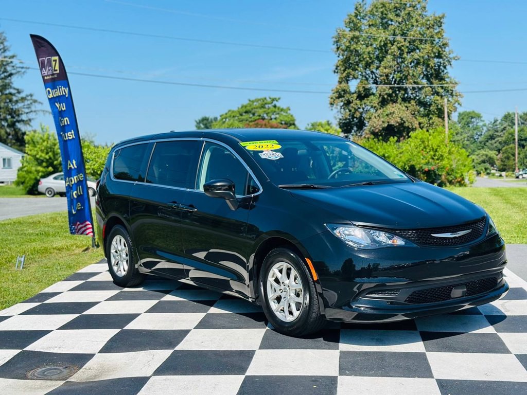 2022 Chrysler Voyager Image 4