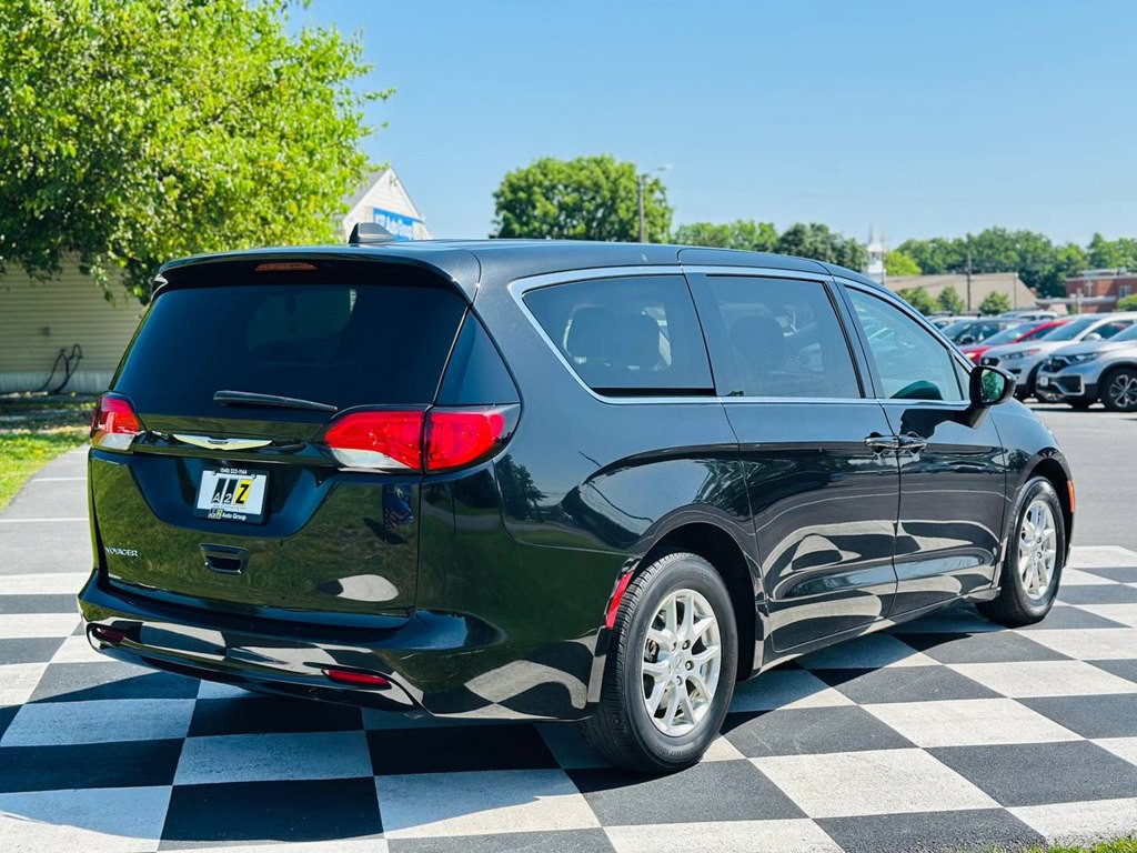 2022 Chrysler Voyager Image 5