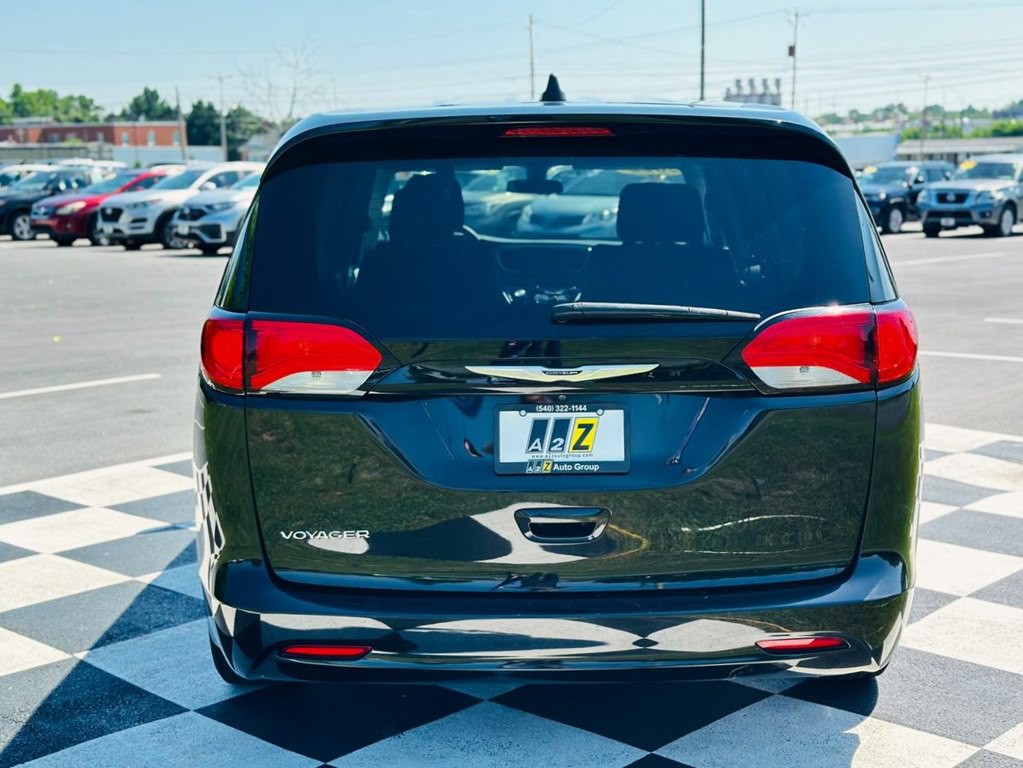 2022 Chrysler Voyager Image 6