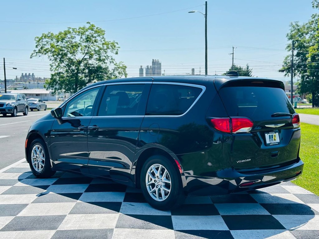 2022 Chrysler Voyager Image 7