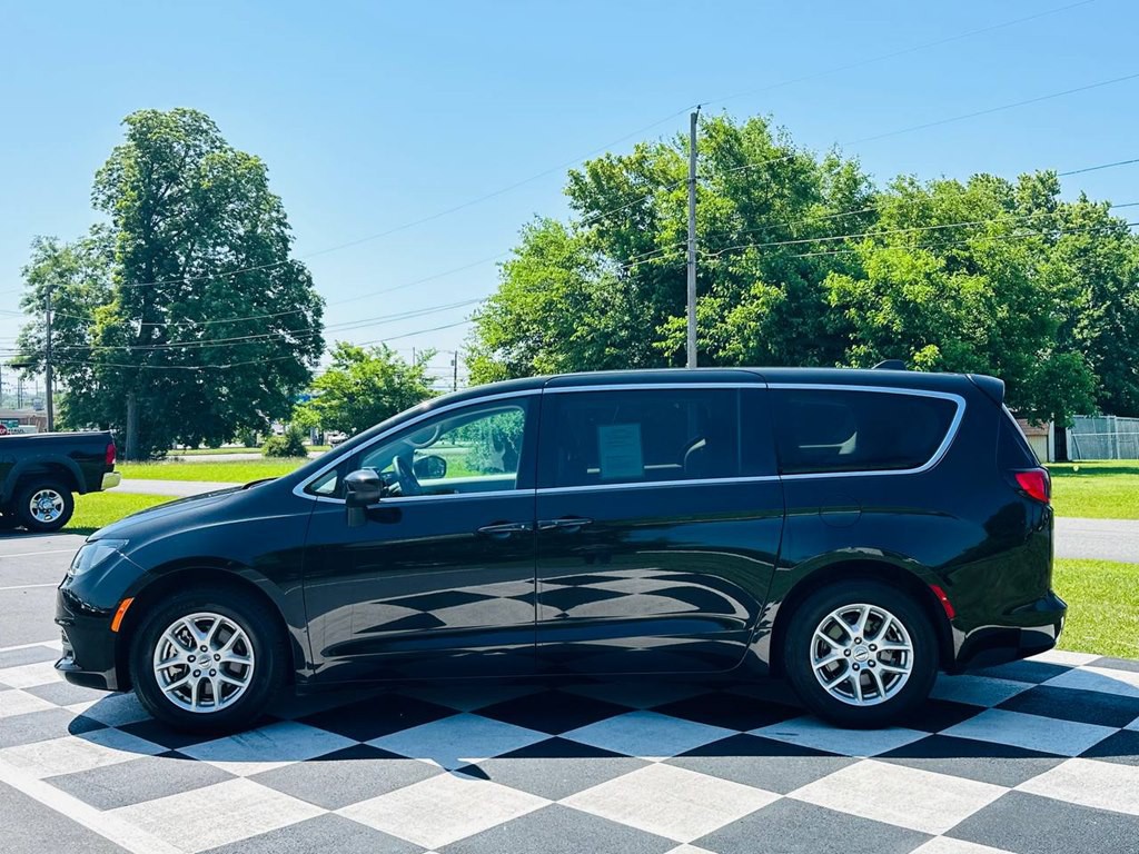 2022 Chrysler Voyager Image 9