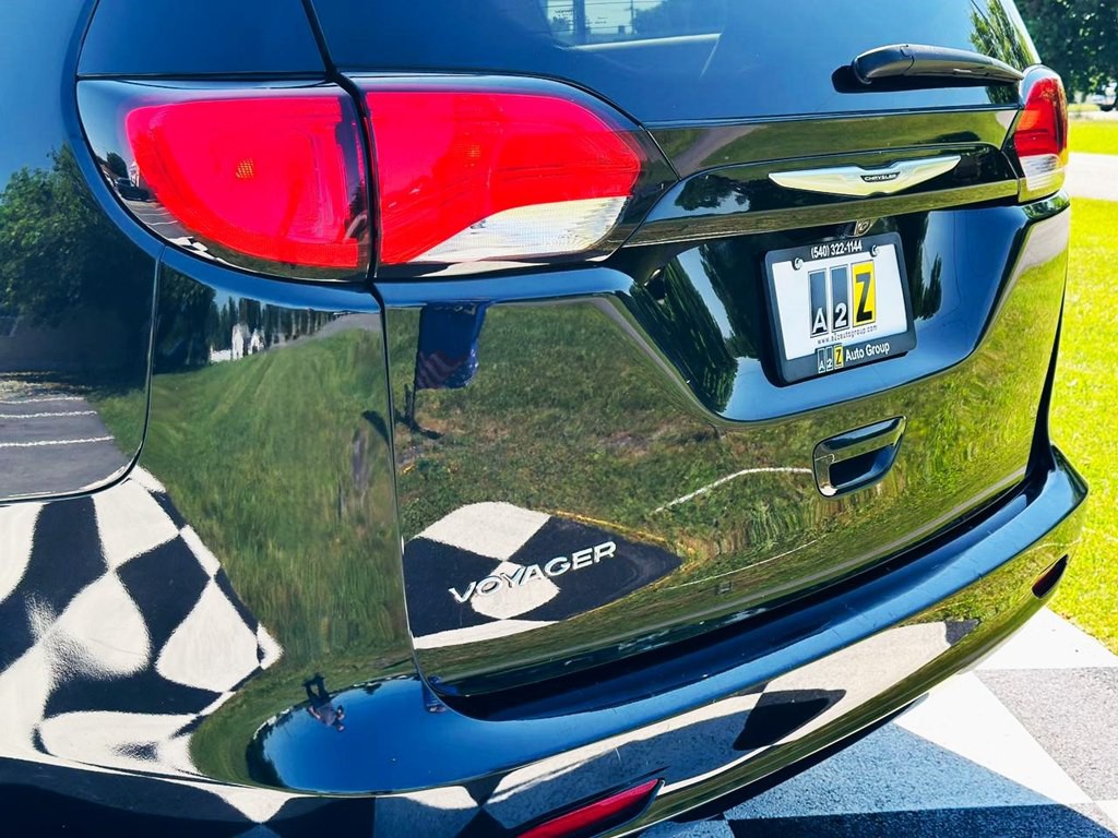 2022 Chrysler Voyager Image 13