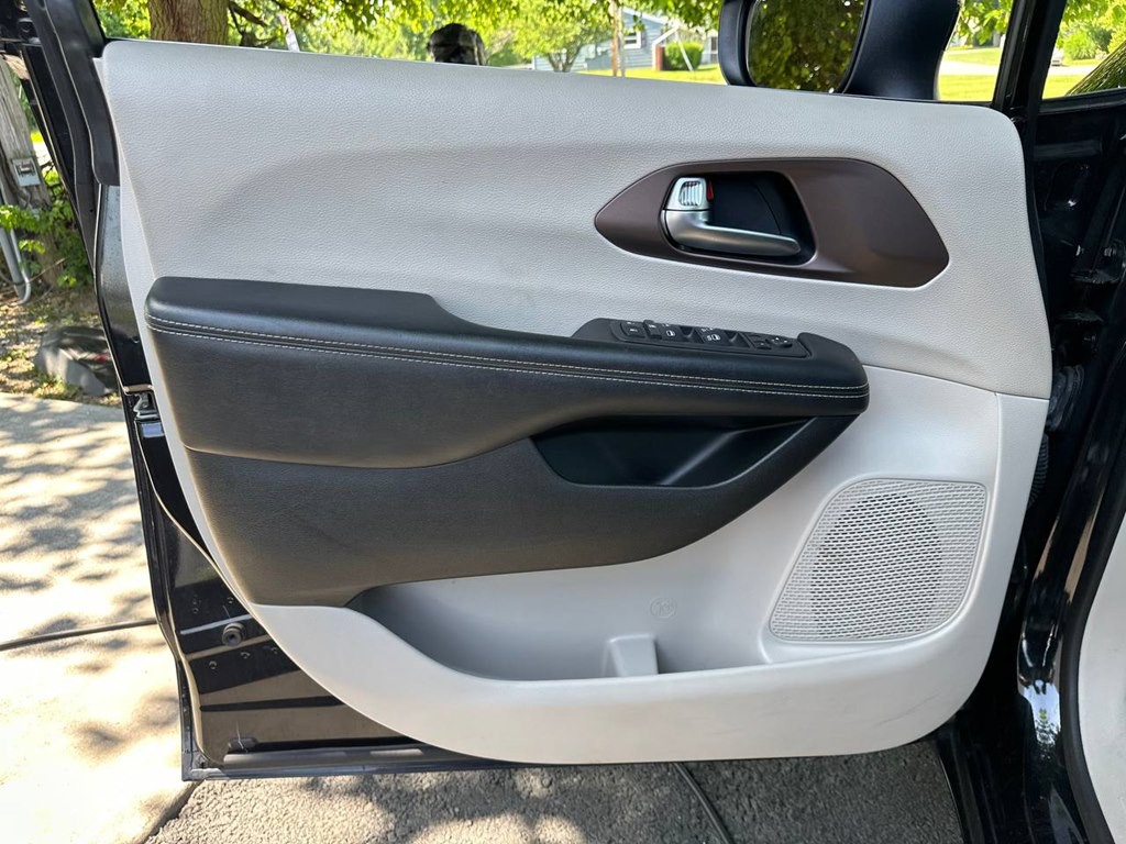 2022 Chrysler Voyager Image 14