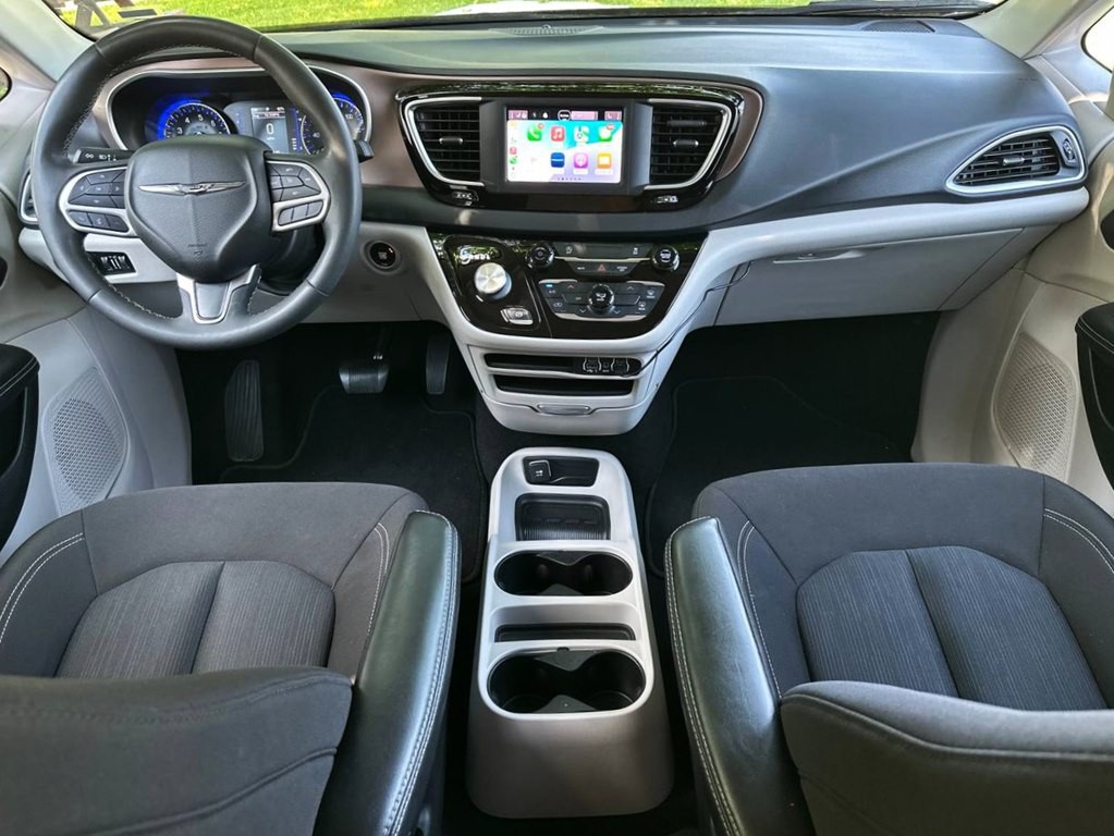 2022 Chrysler Voyager Image 17