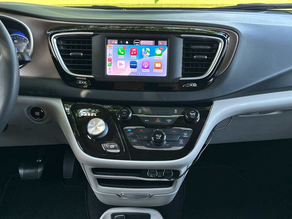 2022 Chrysler Voyager Image 23