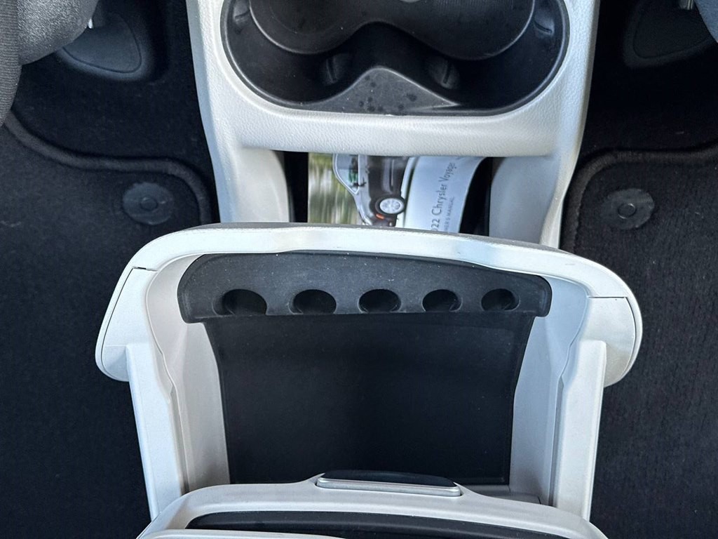 2022 Chrysler Voyager Image 31