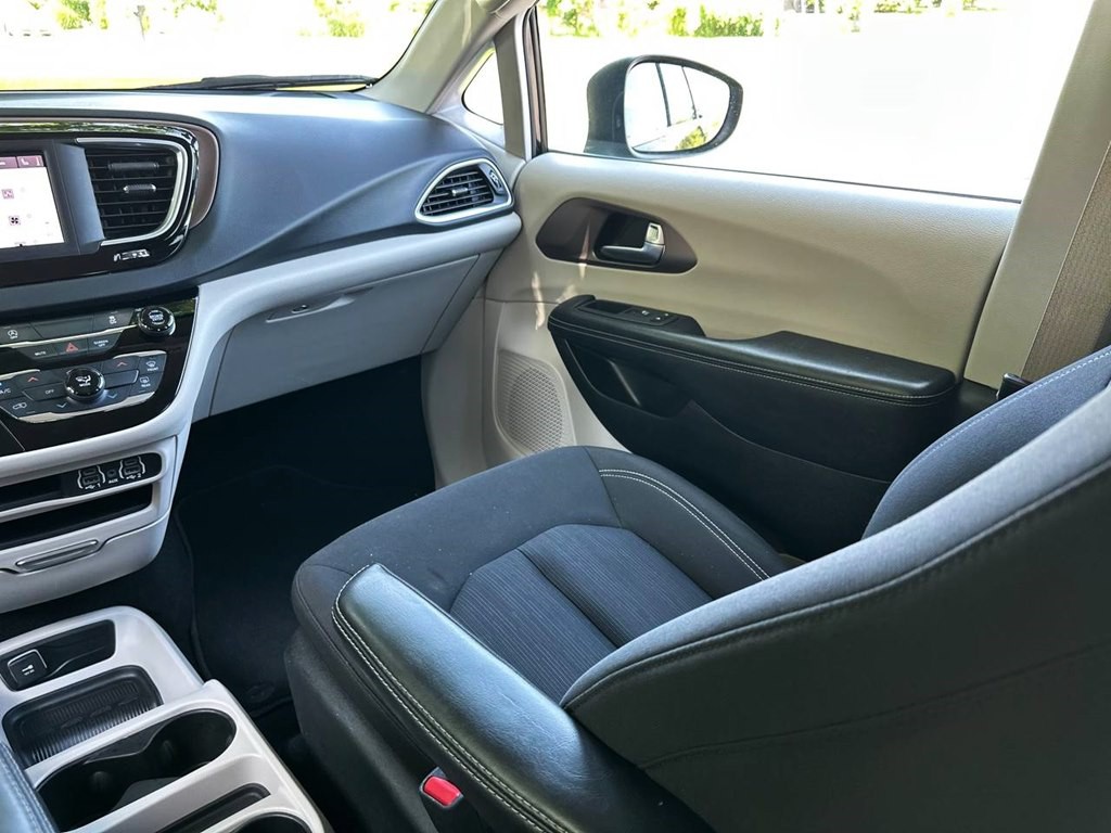 2022 Chrysler Voyager Image 33