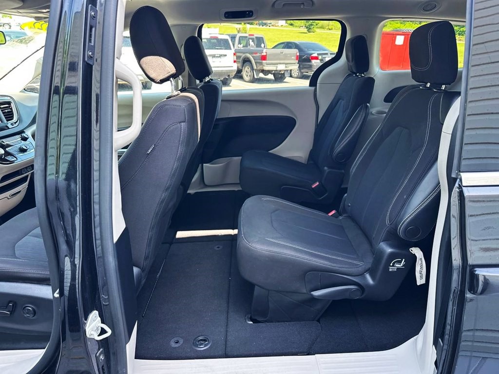 2022 Chrysler Voyager Image 36