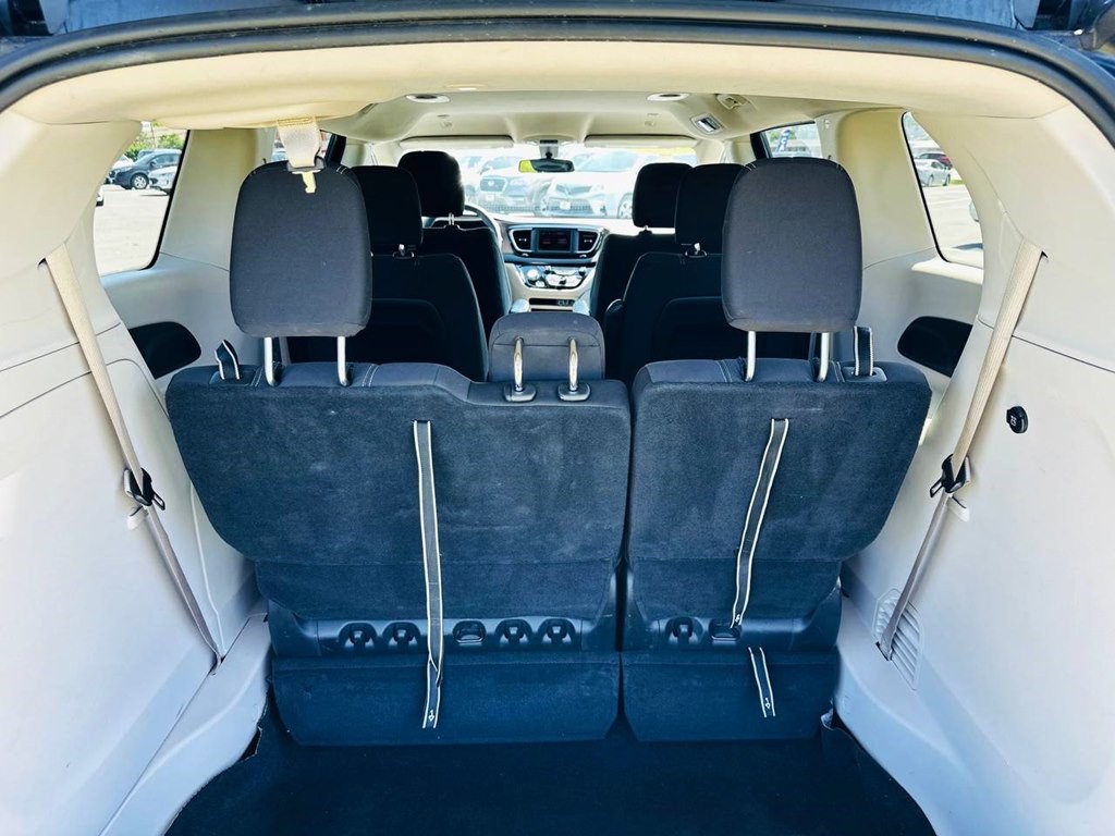 2022 Chrysler Voyager Image 41
