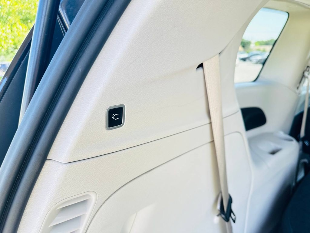 2022 Chrysler Voyager Image 42