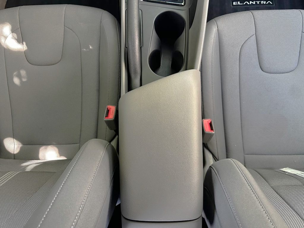 2023 Hyundai Elantra Image 27