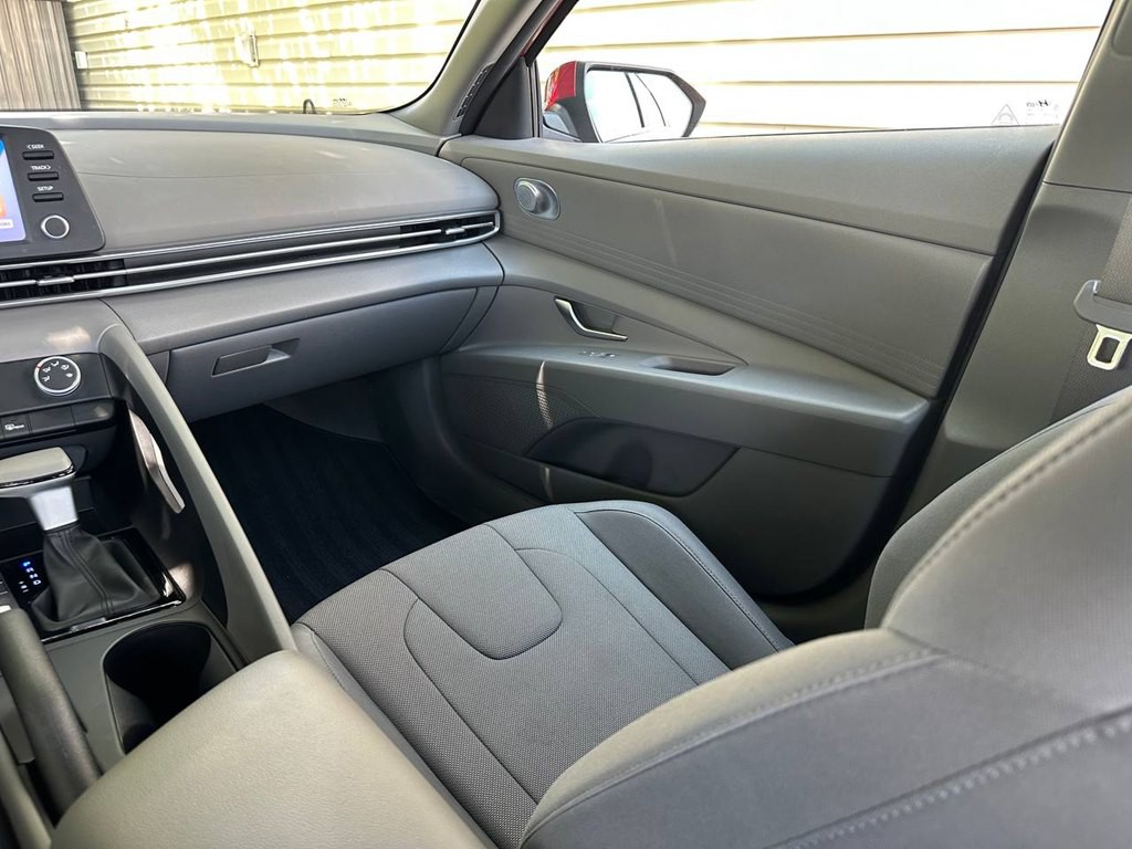 2023 Hyundai Elantra Image 29