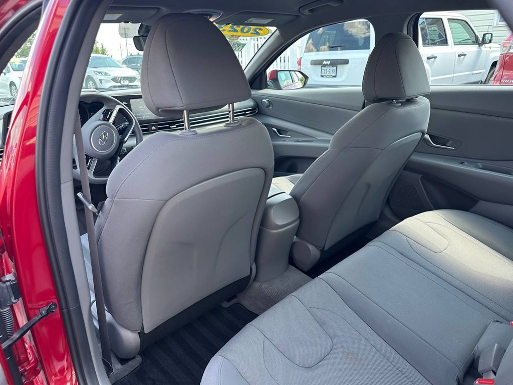 2023 Hyundai Elantra Image 32