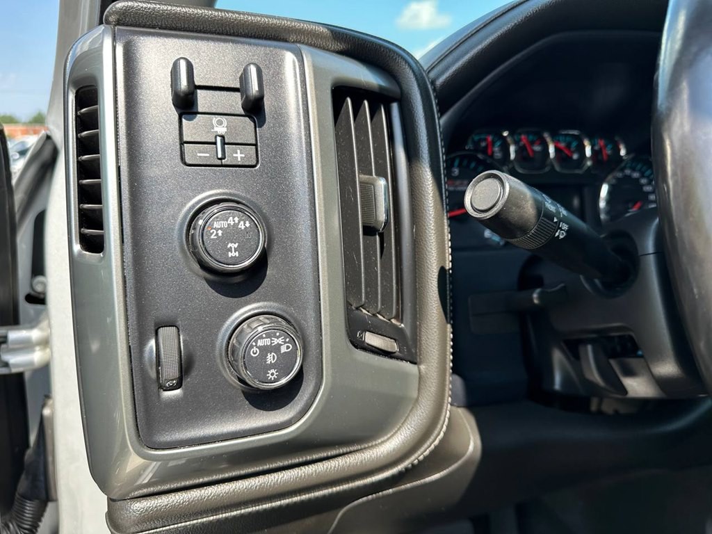 2018 Chevrolet Silverado 1500 Image 32
