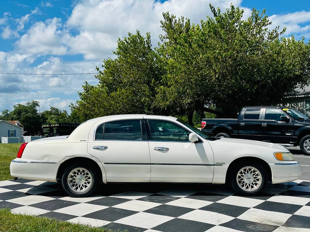 1999 Lincoln Town Car Image 7