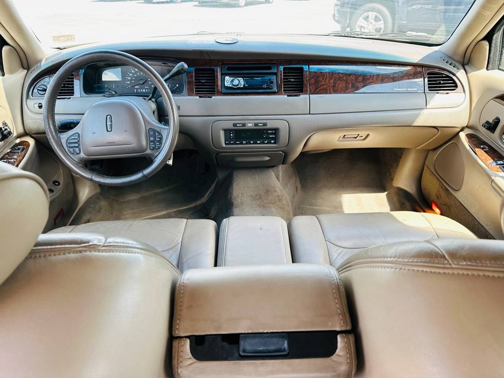 1999 Lincoln Town Car Image 12