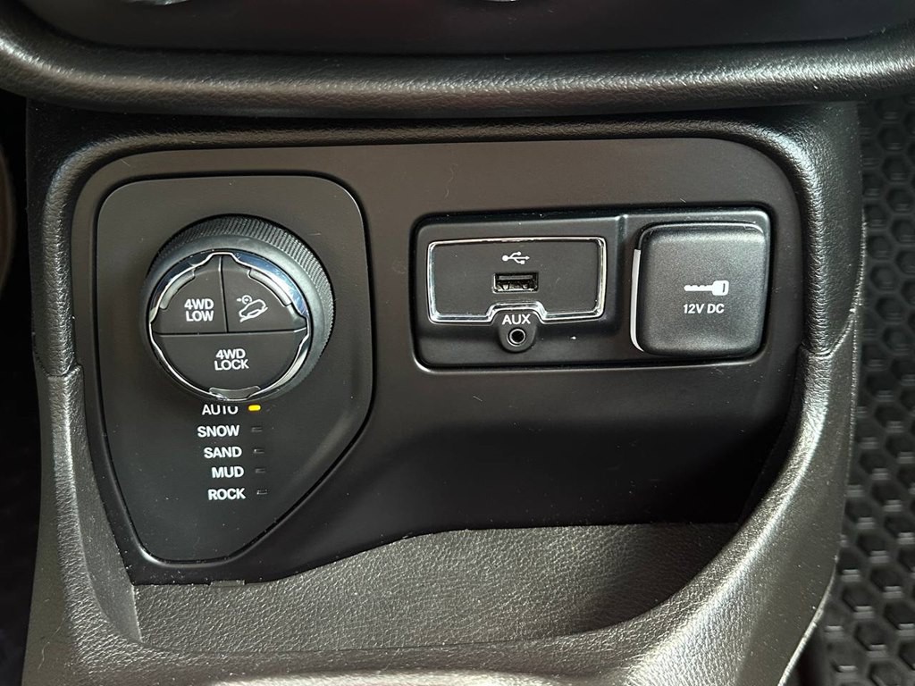 2017 Jeep Renegade Image 28