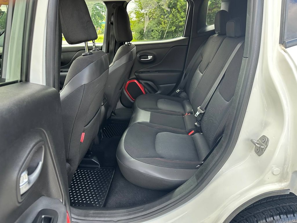 2017 Jeep Renegade Image 34