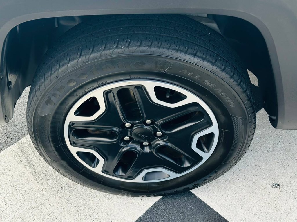 2017 Jeep Renegade Image 42