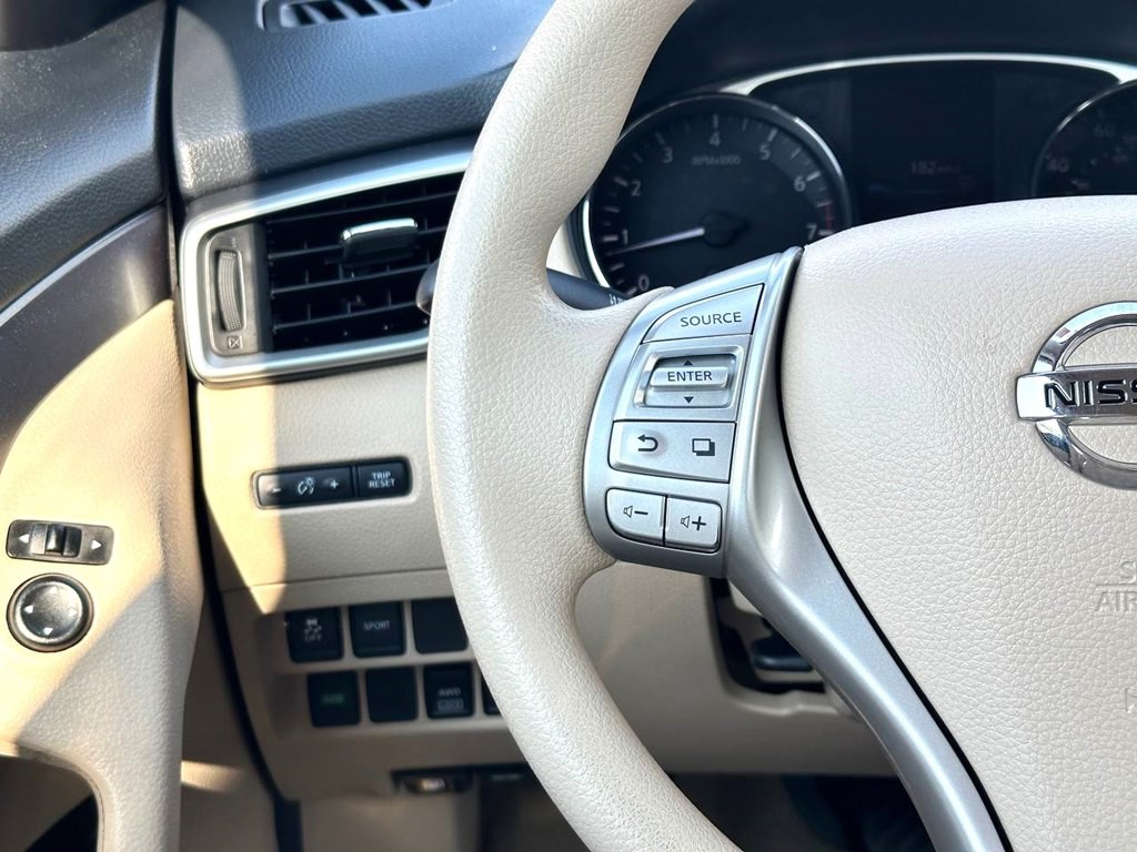 2015 Nissan Rogue Image 22