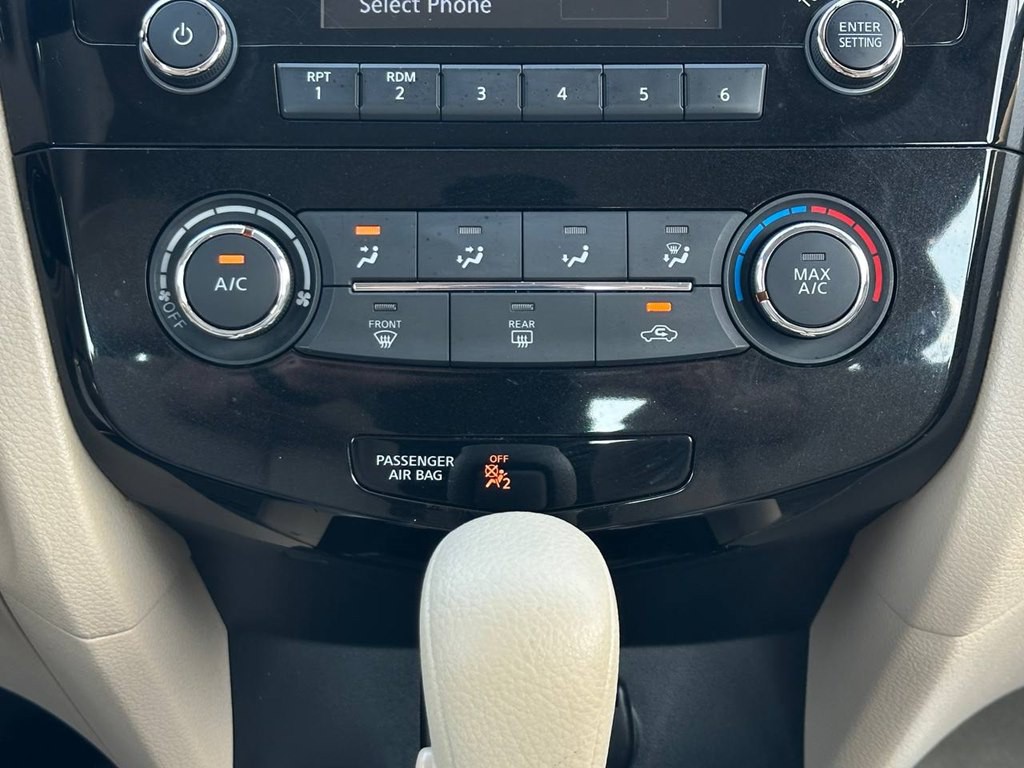2015 Nissan Rogue Image 27